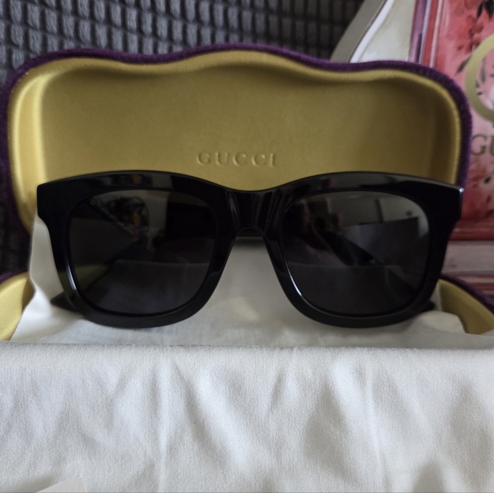 ✨️🔥 EUC Gucci Black Women's Sunglasses🔥 - Picture 4 of 11